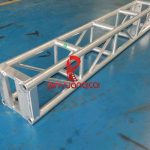 300x300mm Thomas truss real product view with aluminum L-plate connection