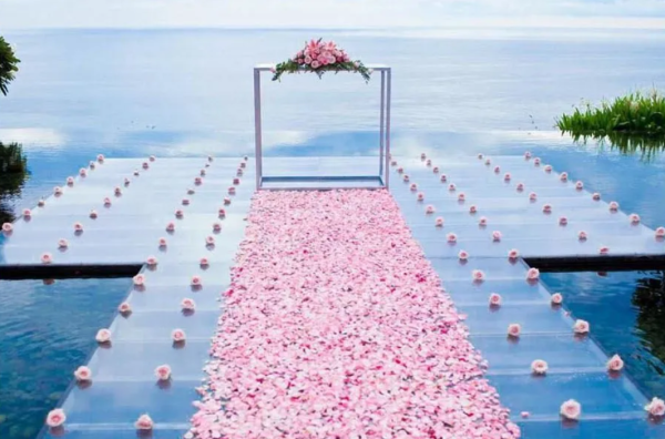 Transparent acrylic pool stage platform for wedding and seaside decoration