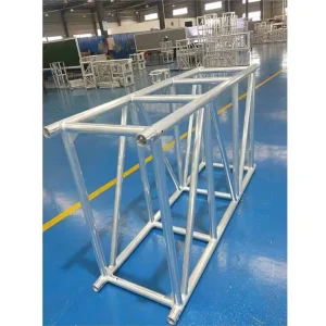 610x1010mm heavy-duty box spigot truss workshop photo