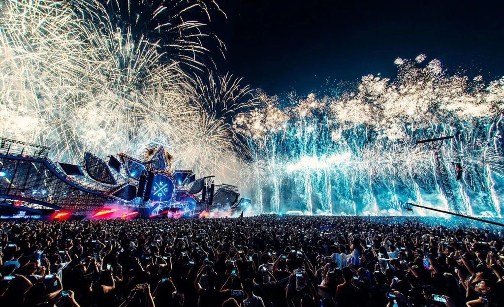 VAC Music Festival crowd area with stage barricade planning and temporary event structures
