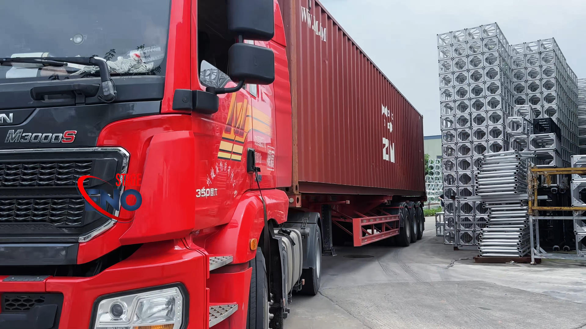 Aluminum Stage Container Loading Before Shipment
